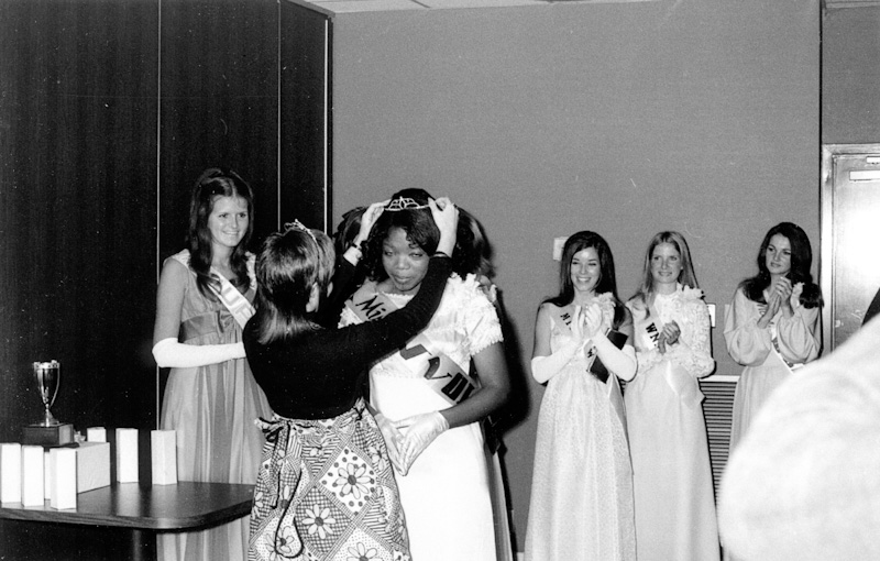 Metro Archives Photos Collection - Oprah Winfrey being crowned Miss Fire Prevention, 1971